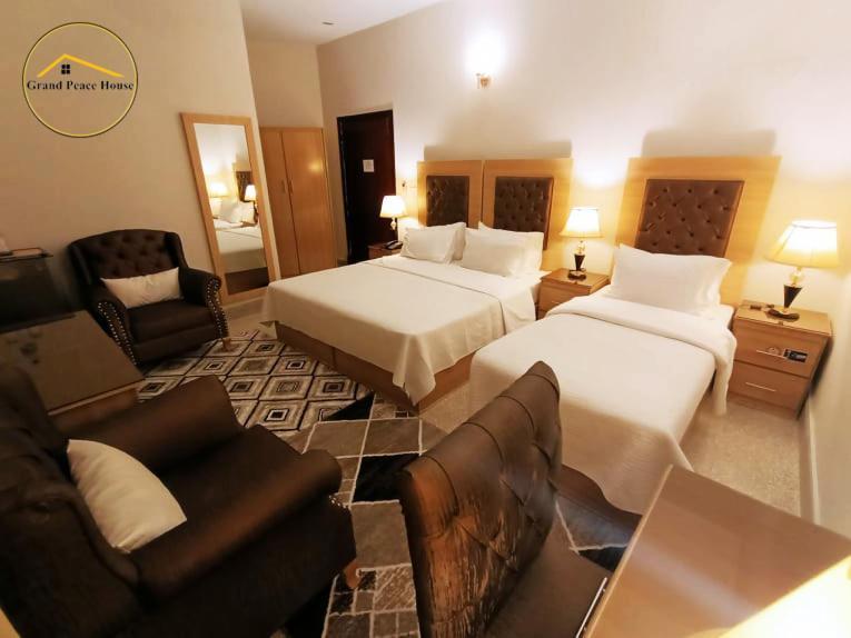 Grand Peace House II Bed & Breakfast อิสลามาบัด ภายนอก รูปภาพ