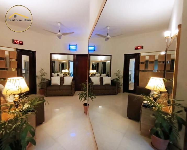 Grand Peace House II Bed & Breakfast อิสลามาบัด ภายนอก รูปภาพ