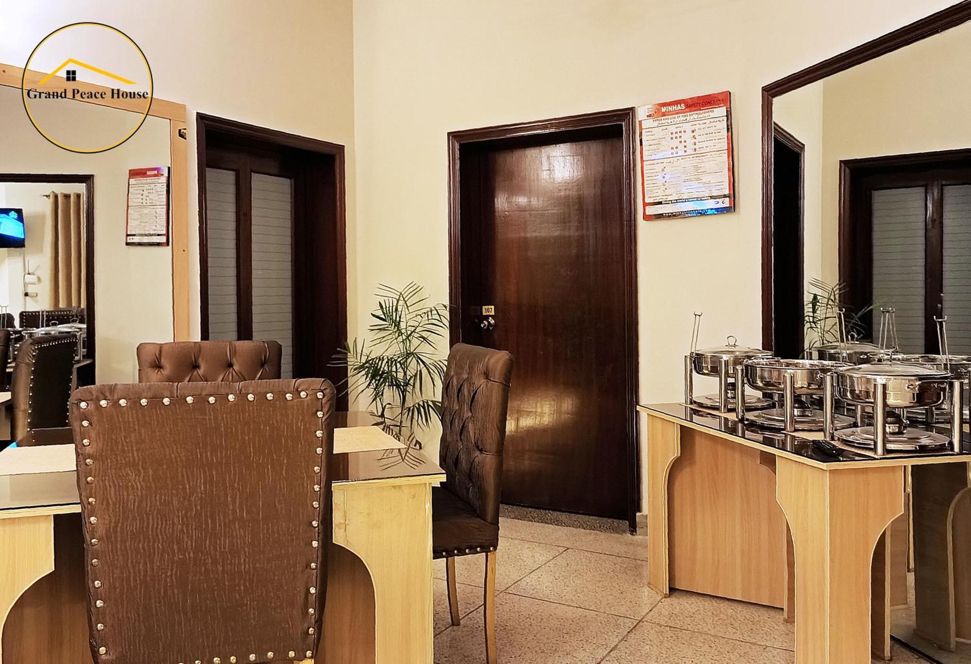 Grand Peace House II Bed & Breakfast อิสลามาบัด ภายนอก รูปภาพ