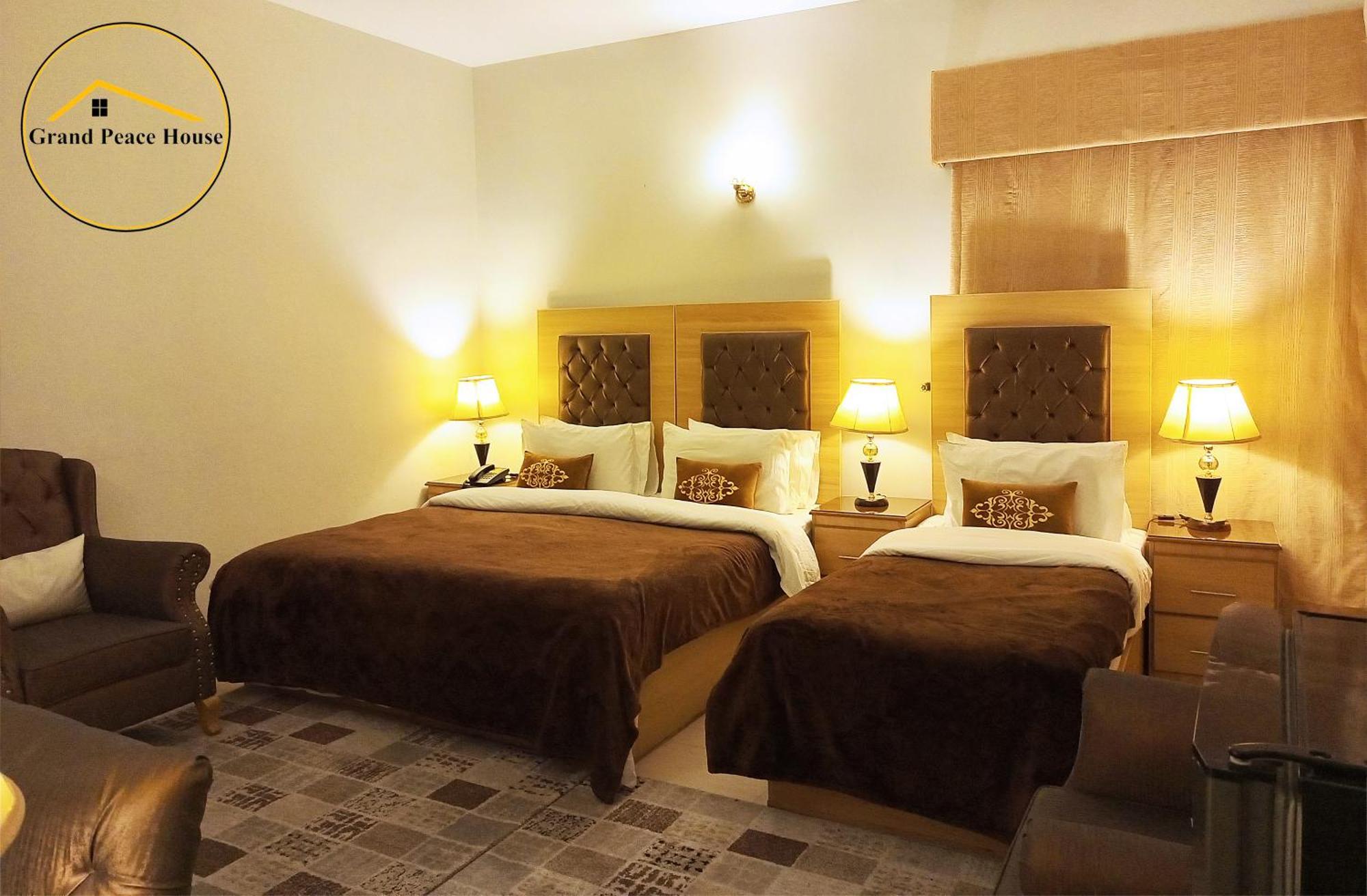 Grand Peace House II Bed & Breakfast อิสลามาบัด ภายนอก รูปภาพ